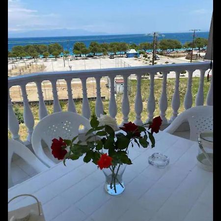 Seasmiles Apartment Akrata Bagian luar foto